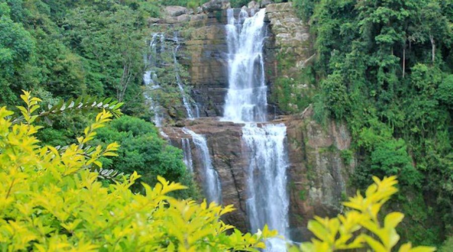 Sri Lanka waterfall holiday