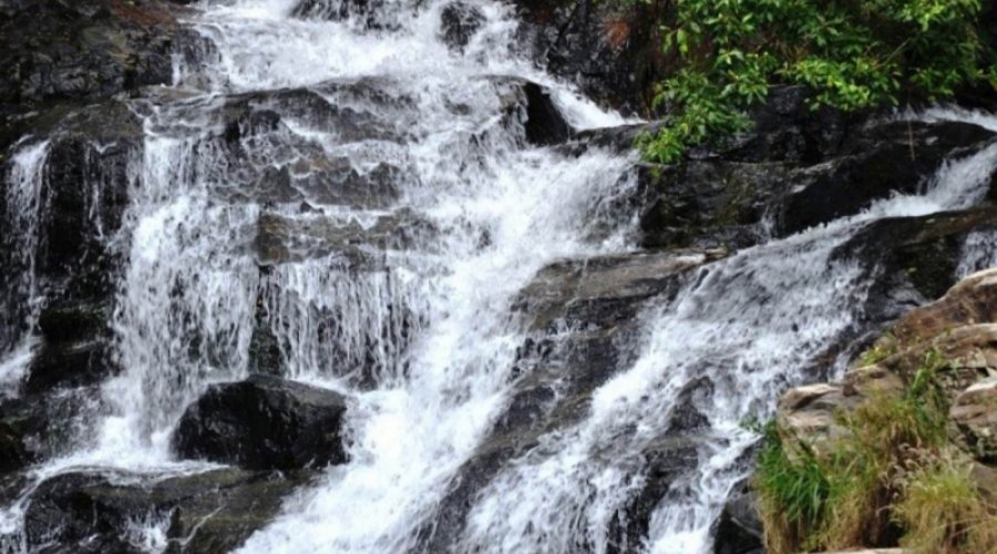 Bambarakanda Falls tour